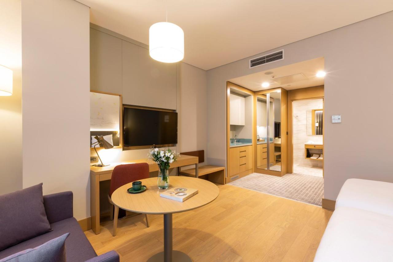 Radisson Hotel Istanbul Harbiye Exterior foto