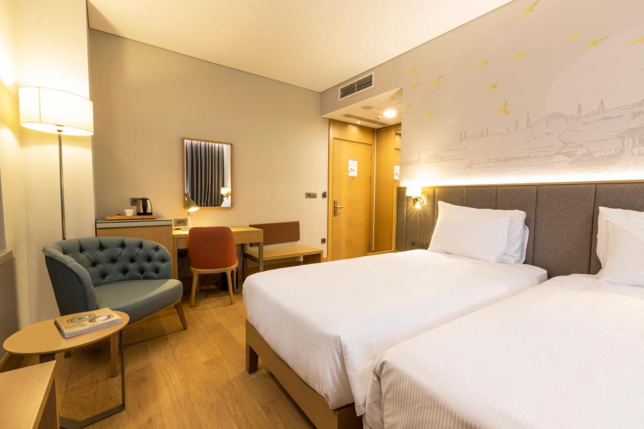 Radisson Hotel Istanbul Harbiye Exterior foto