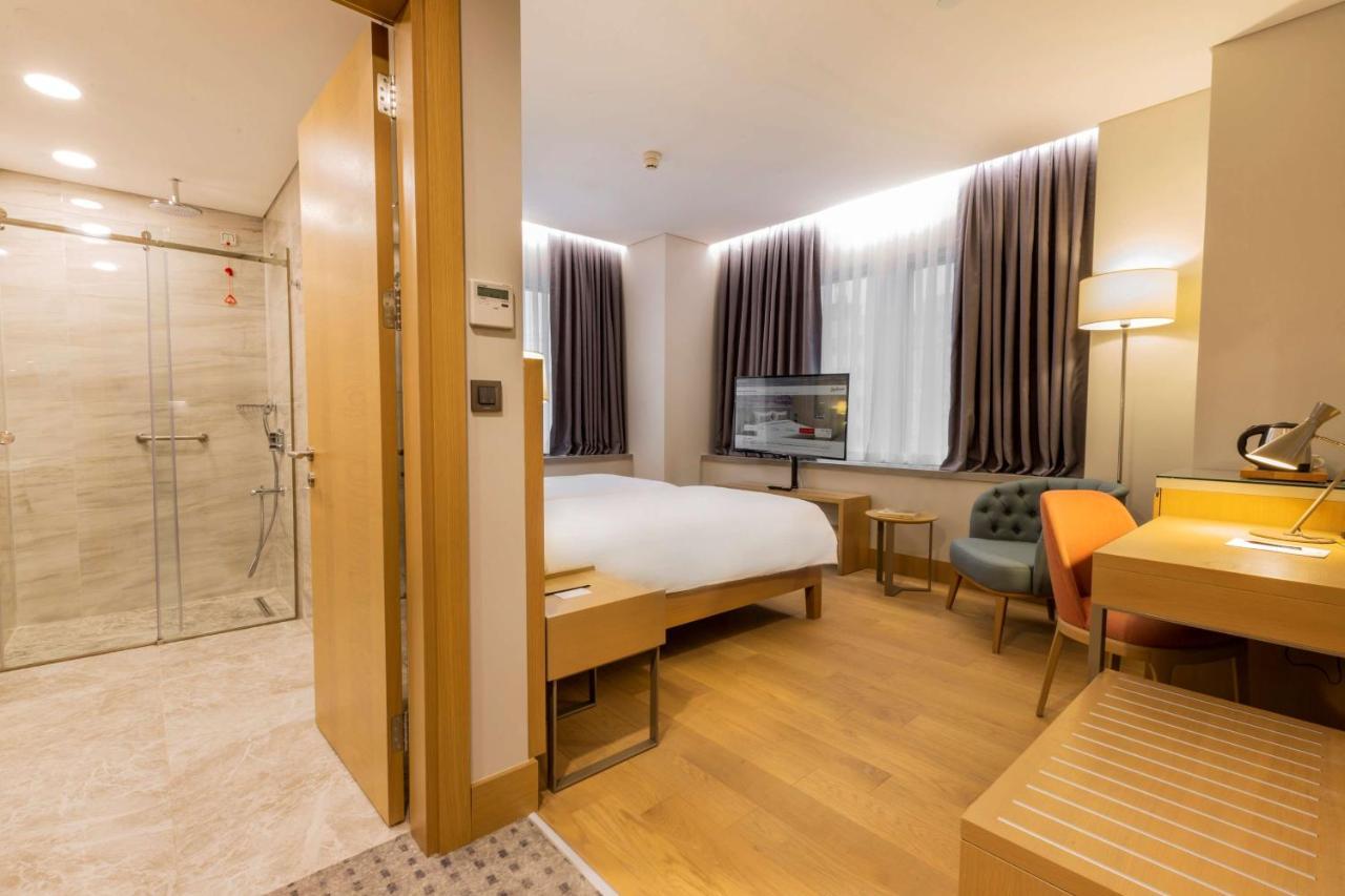 Radisson Hotel Istanbul Harbiye Exterior foto